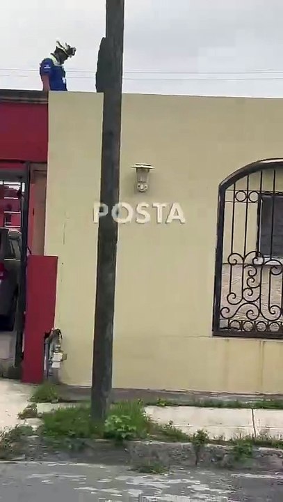 Rescatan a dos niños y varios animales tras derrumbe de casa en San Nicolás
