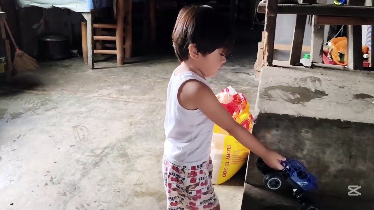 Nakahibalo Na Si Grey Sa Iyang Car Nga De Remote