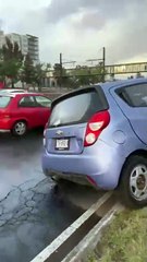 Muere hombre tras impactar su auto contra poste de luminaria en Iztapalapa