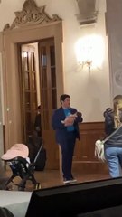 Se roba Mariel reflectores en su primera visita a Palacio de Gobierno