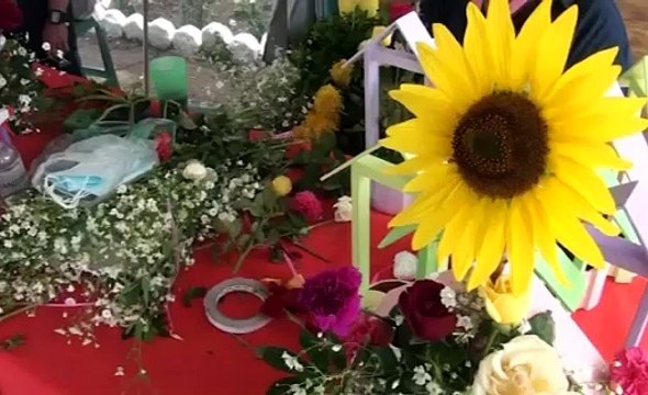 Hacen mujeres recluidas en Santa Martha arreglos florales para el 10 de mayo