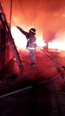 Incendio consume una tarimera en Pesquería