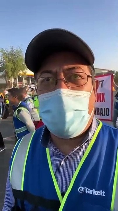 Bloqueo de manifestantes causa caos vial en el Circuito Interior del AICM