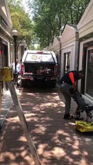 Mujer cae en tumba del Panteón Valle de la Paz en San Pedro