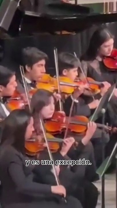 Destaca niño violinista de 10 años en la Filarmónica Juvenil de Nuevo León