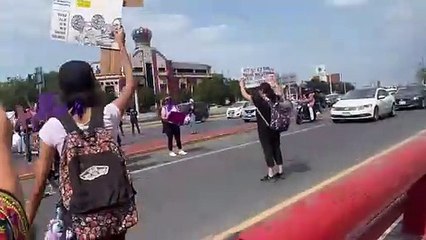 Toman la avenida Constitución para exigir justicia en el caso Debanhi Escobar