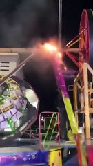 Juego mecánico se balancea entre llamas en Santiago Papasquiaro, Durango