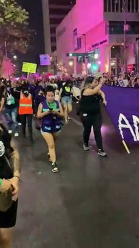 ¿Cuáles fueron las consignas más populares en la marcha?