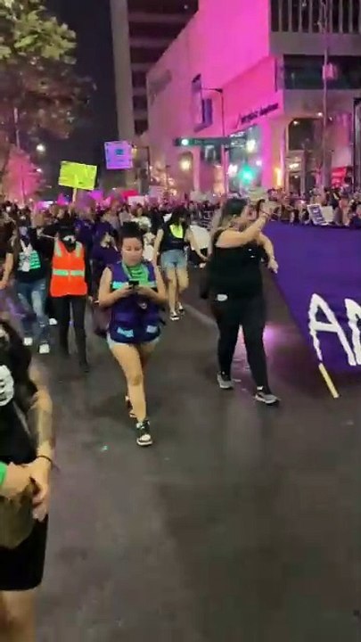 ¿Cuáles fueron las consignas más populares en la marcha?