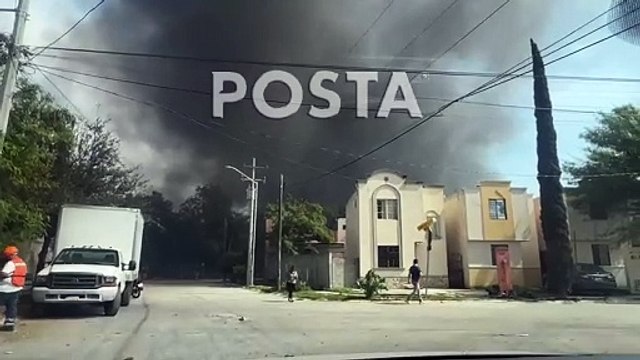 Moviliza a bomberos incendio en baldío en Apodaca