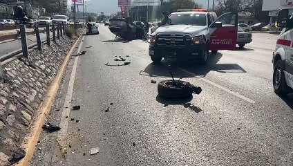 Volcadura en Revolución deja un hombre de la tercera edad lesionado