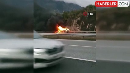 Seyir Halindeki Araç Alev Alev Yandı