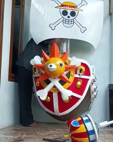 Perajin Asal Subang Buat Hiasan Dinding Bentuk Kapal Thousand Sunny Dari Anime One Piece