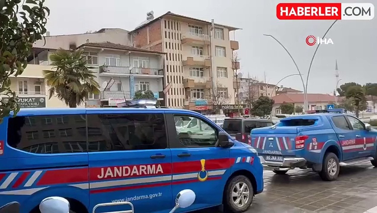 Tokat'ta Ruhsatsız Silah Operasyonu: 5 Tabanca Ele Geçirildi