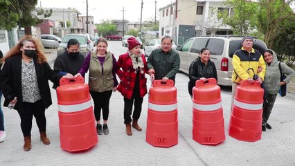 Entrega Andrés Mijes calle con concreto hidráulico en colonia Girasoles