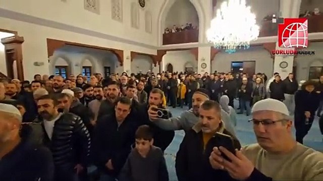Hacı Mehmet Şirikçi Camii'nde Berat Gecesi Coşkusu: Sakal-ı Şerif Ziyarete Açıldı