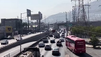 ¡Toma tu tiempo! El tráfico está pesado en la carretera Nacional
