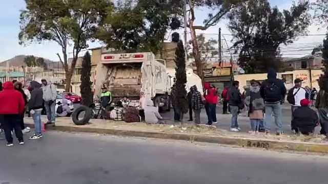 Bloqueos en Ecatepec suman 28 horas y siguen sin lograr acuerdo