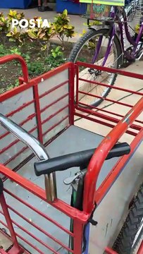Artesano yucateco modifica su bicicleta para transportar sus artesanías de forma ecológica