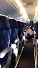 ¡Agáchate! Pánico en avión de Aeroméxico tras ataque a balazos en Culiacán