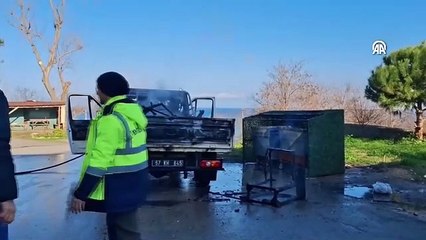 Seyir halindeki araç alev alev yandı