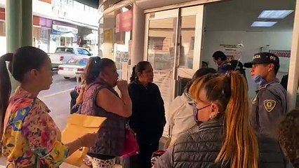 FGE investiga extraña muerte de sujeto que fue sacado de hospital en Xalapa, a la acera