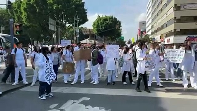 Estudiantes de la Salud cierran Izazaga, exigen solución de pliego petitorio