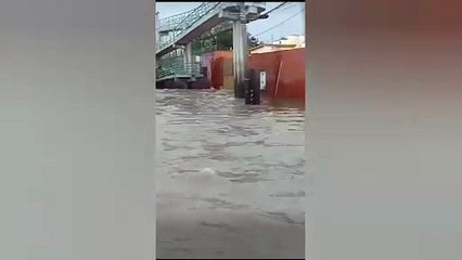 A sacar las balsas...Ecatepec otra vez bajo el agua (VIDEO)