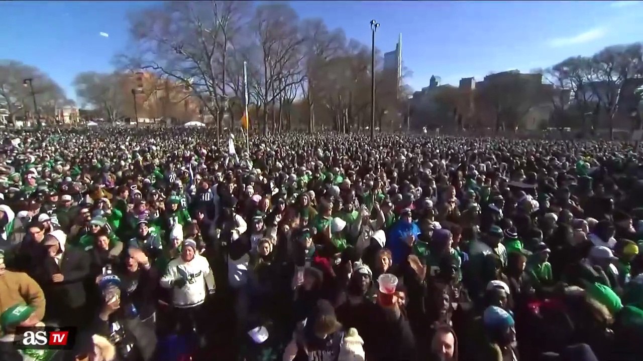 Watch thousands of Eagles fans sing 'Fly, Eagles Fly' on the iconic Rocky steps during the Super Bowl Parade
