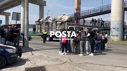 Estudiantes bloquean López Portillo; denuncian cobros fantasma