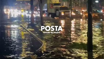 Lluvia anega la Vía López Portillo en Tultitlán (VIDEO)