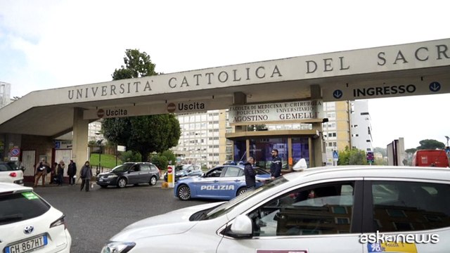 Il Papa ricoverato al Gemelli per accertamenti e per curare bronchite