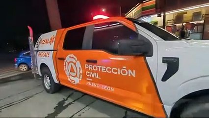 Accidente vial en Monterrey: Chocan dos autos y dejan daños materiales (VIDEO)