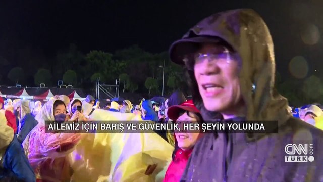 Tayvan'da festival göz kamaştırdı: Yüzlerce dilek feneri gökyüzünde!