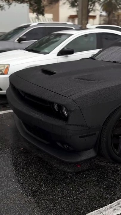 Black Dodge challenger