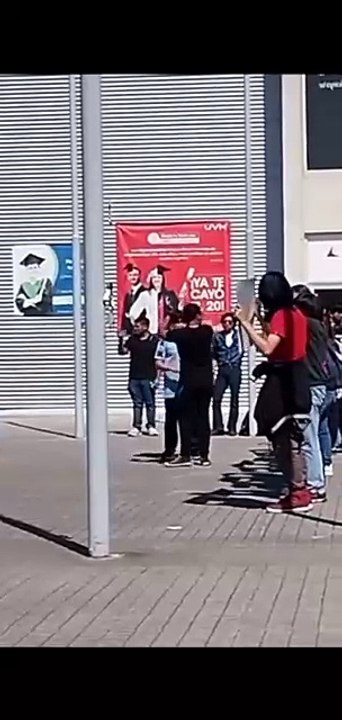 Estudiantes se manifiestan tras anuncio de cierre de UVM campus Monterrey