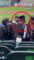 La fierté de ce petit garçon en voyant sa mère être diplômée