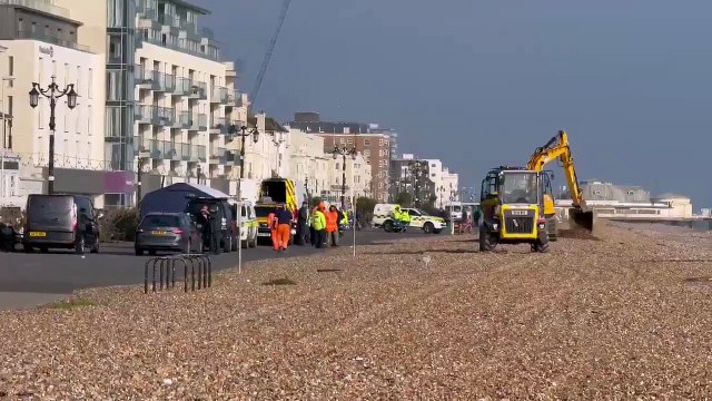 Watch emergency response as suspected unexploded bomb found on Worthing beach