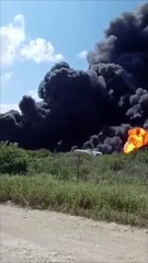 Apagan incendio de contenedores de diésel en Salinas Victoria (VIDEO)