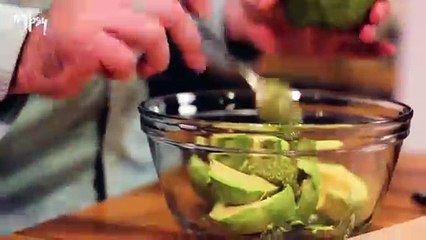 Guacamole Should Be The Focal Point of Your Party! Make it the Right Way