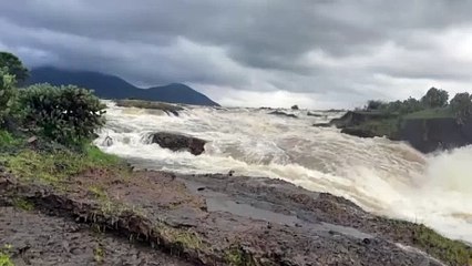 VIDEO: Presa Caboraca en Canatlán, Durango, se llena y comienza a verter agua