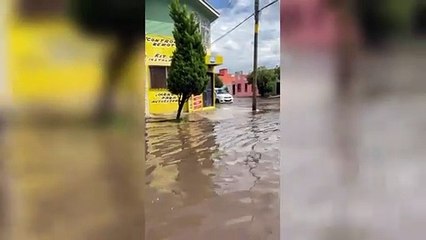 Fuerte lluvia provoca encharcamientos al sur de la ciudad