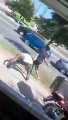 ¡Otra riña a pedradas y machetazos!; termina en atropello en Juárez (VIDEO)