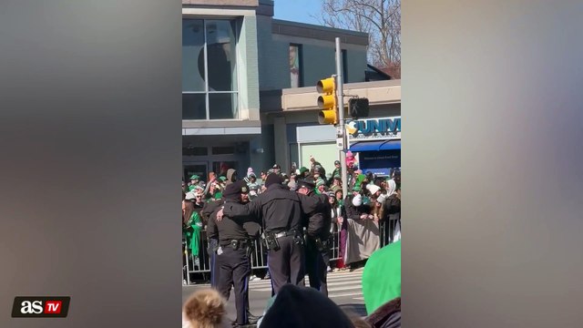 Philly Police bring the energy with 'Tush Push' at Eagles Super Bowl Parade