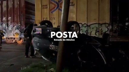 Pierde carrera contra el tren en Tultitlán (VIDEO)