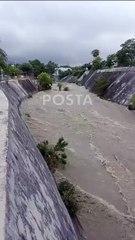 Rescatan a hombre de un arroyo en Monterrey