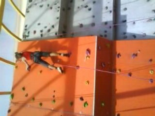 Saut en Escalade . Ju.