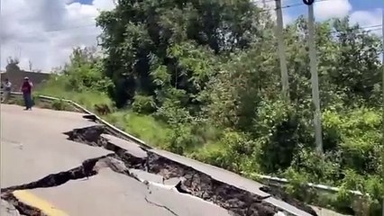 Hundimiento en carretera Tenango-Tenancingo cumple tres días