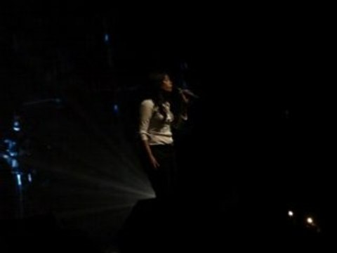 Amel Bent - Ne Retiens Pas Tes Larmes