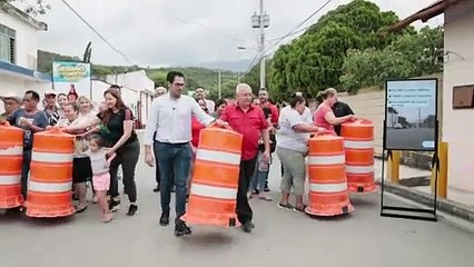 David de la Peña entrega obra de reconstrucción en la comunidad de San José